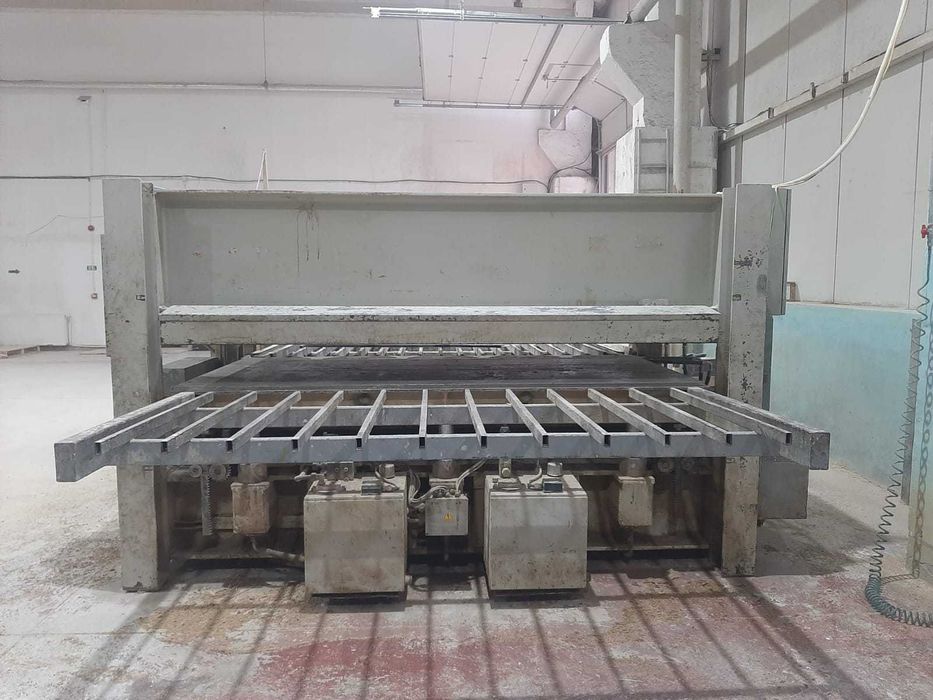 Presa lipit panouri la cald