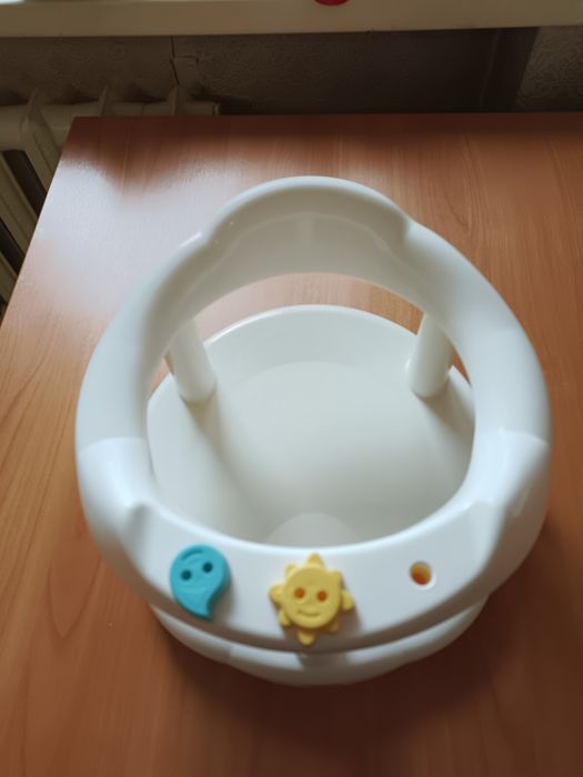 Продам стульчик для купания