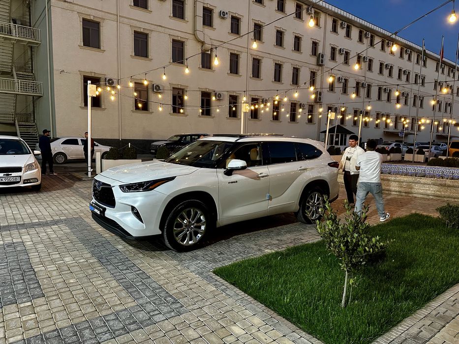 Toyota Highlander 2022 — 2