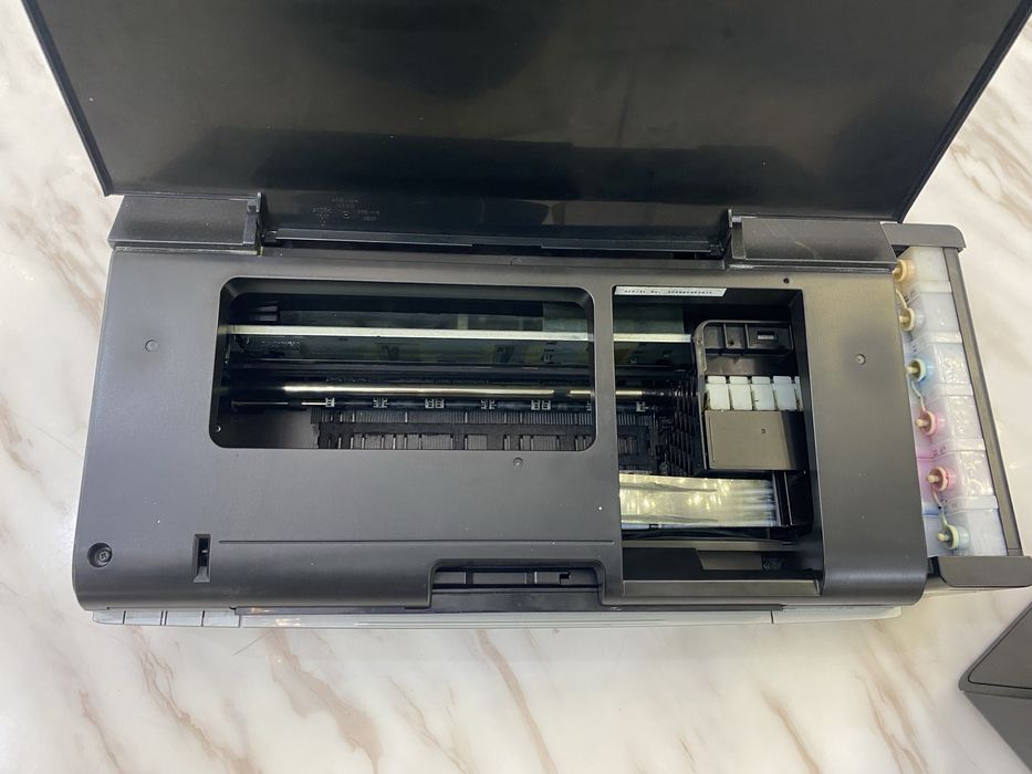 Продам принтер Epson l 800