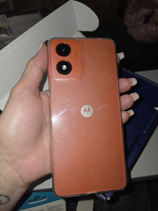 Нов ! Motorola Moto G04 - 8GB RAM / 128GB, Sunrise Orange