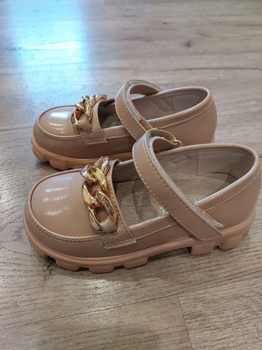 продам детские туфельки