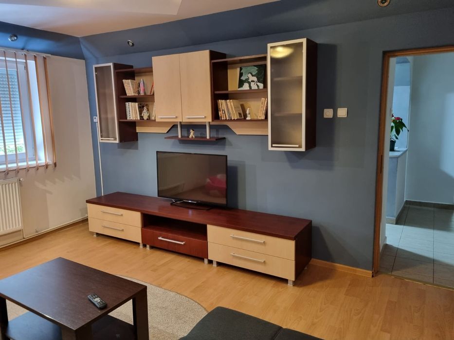 Închiriez  apartament