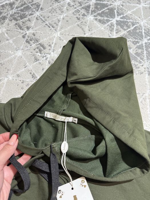 Укороченная темно-зеленого цвета