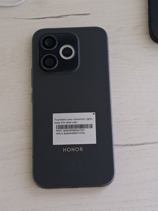 Продавам Honor 600 lite 5 g ползван един месец