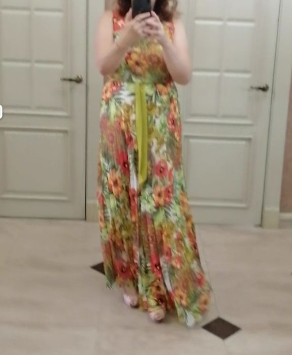 Продам очень нарядное вечернее платье