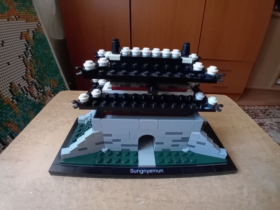 Lego architecture Sungnyemun