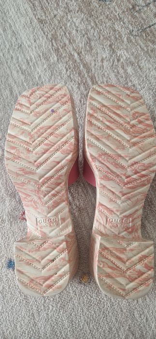 Мюли, босоножки или шлепанцы Gucci