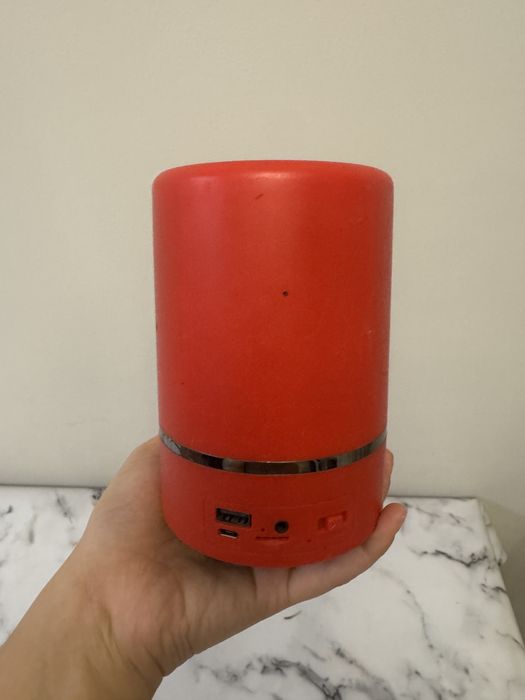 Колонка , красная , громкая