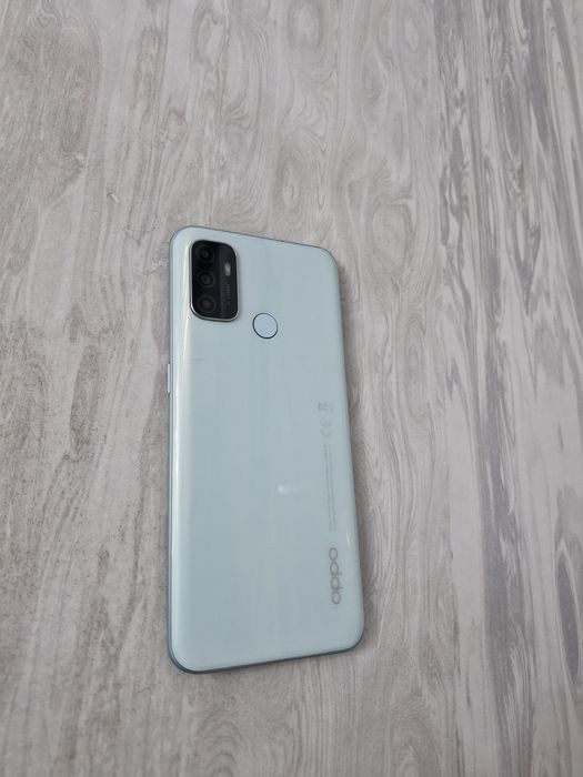 Samsung A40.   oppo 53