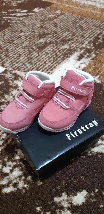 Обувки на Firetrap