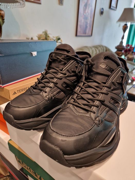 Guess Belluno , носени веднъж,  неразличими от нови.