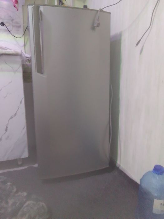 LG Xaladilnik sotiladi