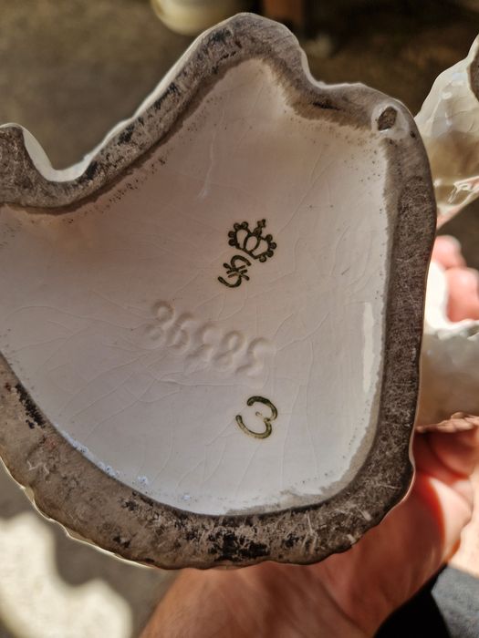 Рядка антикварна колекционерска немска порцеланова фигура Sitzendorf