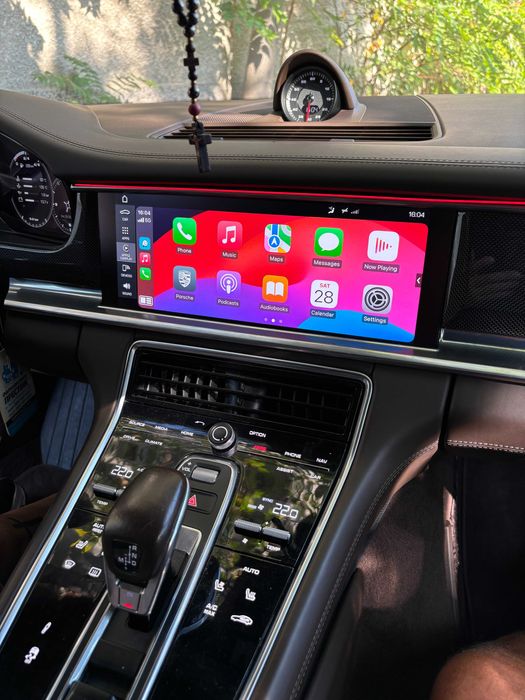 Porsche PCM Активира Android Auto Apple CarPlay Smartphone Full Screen