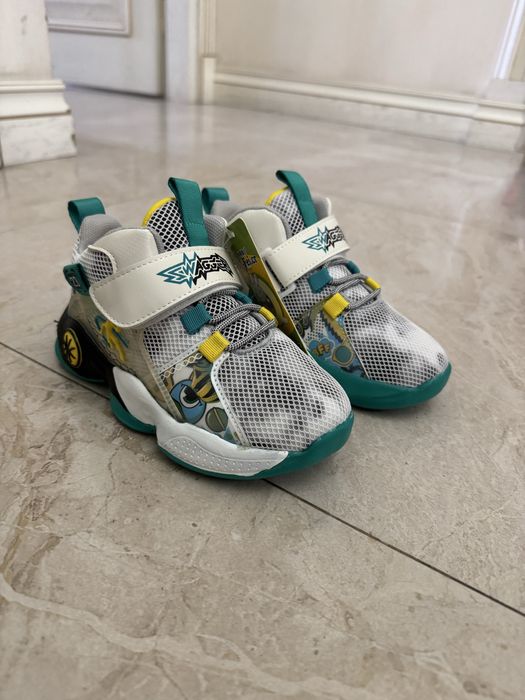 Кроссовки утепленные