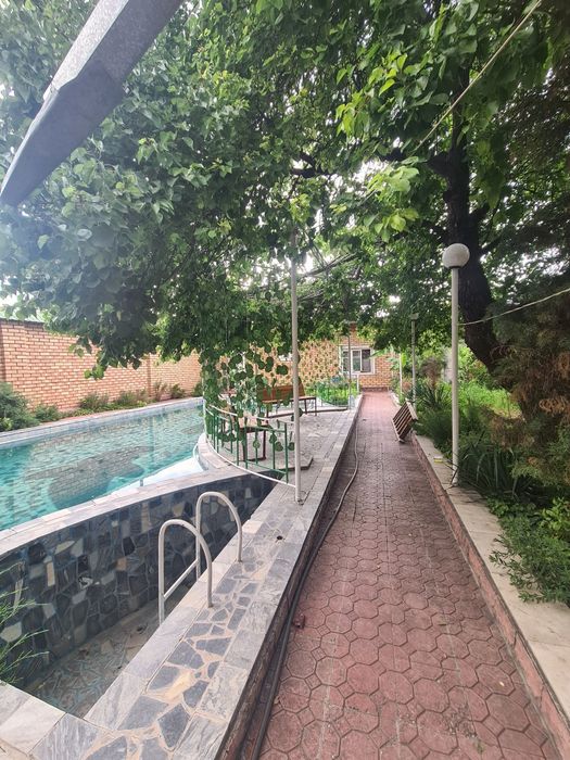 Yuqori chirchiqda oila uchun Dacha ijaraga beriladi