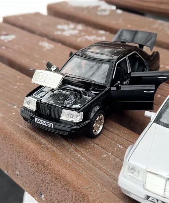 Продам модельки машин Мерседес