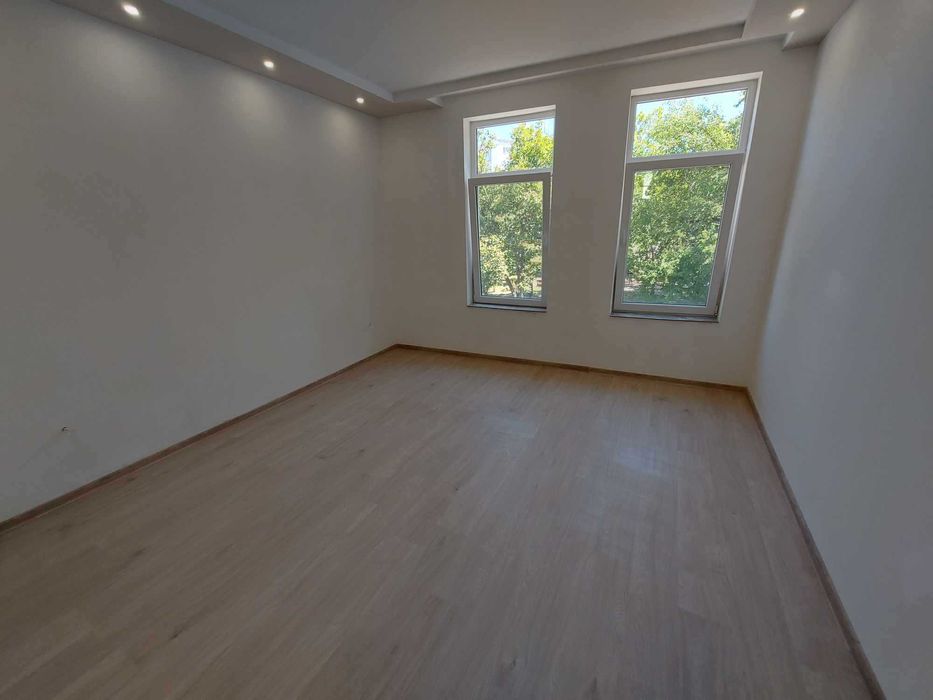 Продава се Тристаен апартамент в Търговище, Център - 120 кв.м за 668 €/кв.м - Снимка #6