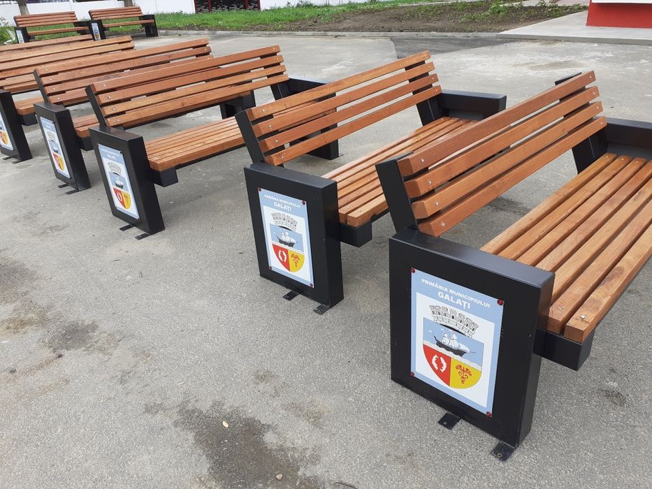 Bănci și cosuri pentru parcuri și grădini