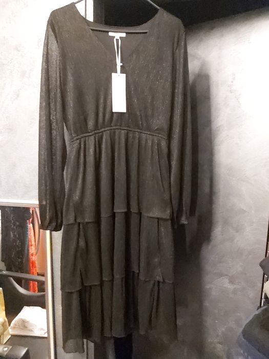 Продавам дрехи на едро