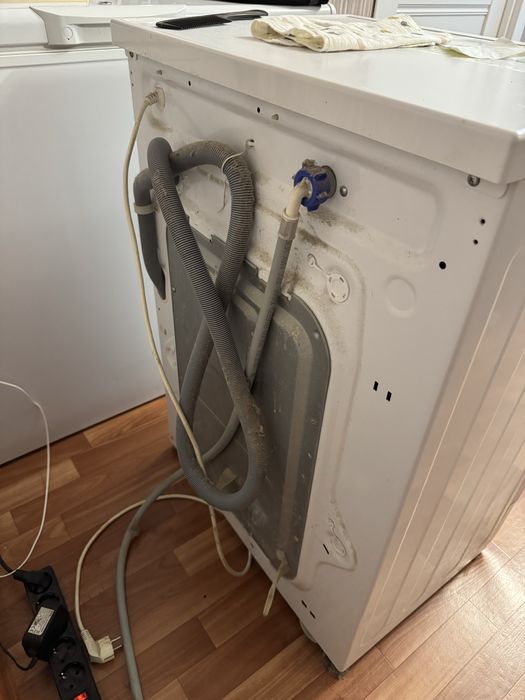 Стиральная машина рабочая