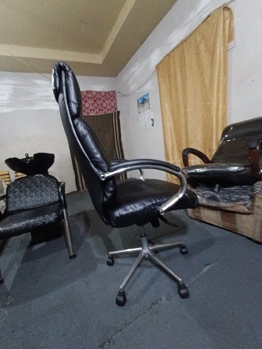 Кресло офсное  эко кожа