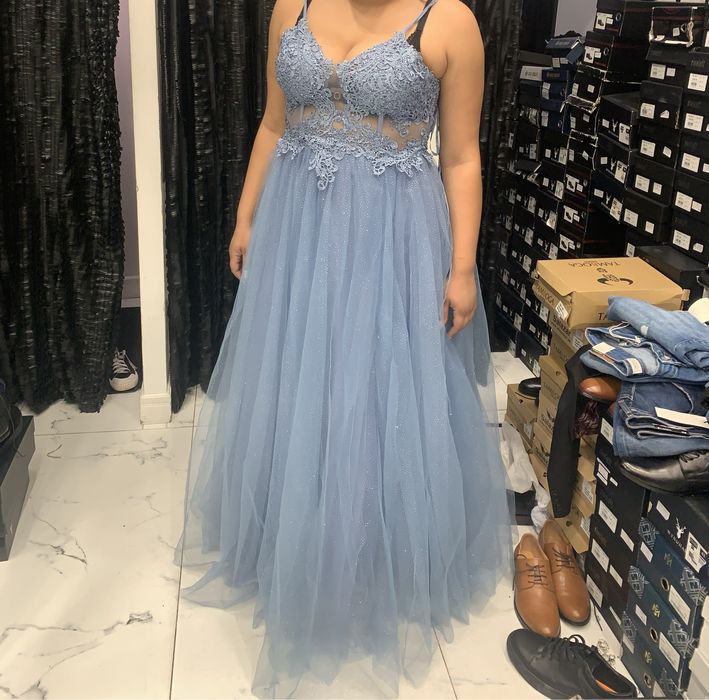 Официална рокля