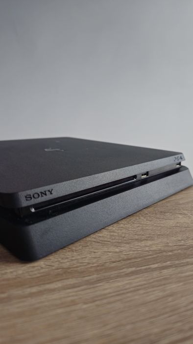 Vând Ps4 slim 500gb