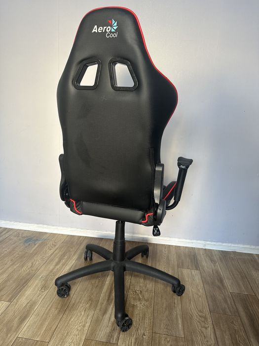 Игровое кресло помпьютерное