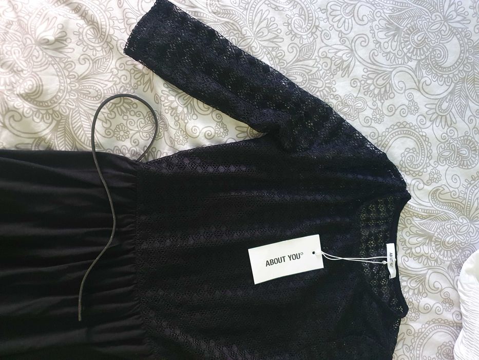 Черна елегантна рокля About you