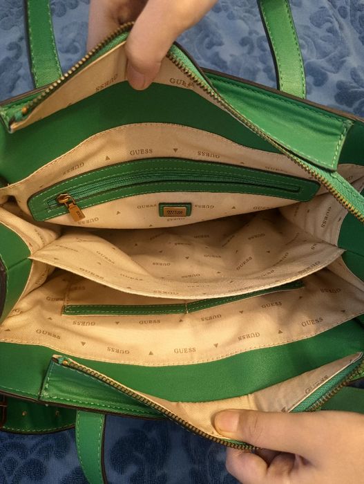 Срочно!!!  сумкa  GUESS