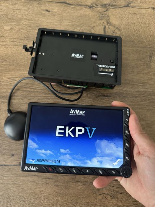 Gps aviatie, avion, AvMap EKP V, pachet full, cockpit dock, antena GPS