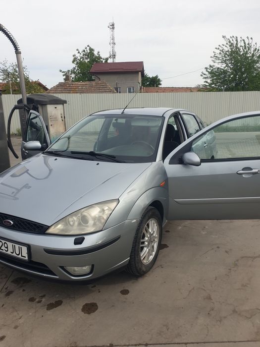 Vând Ford focus 1600 benzina model ghia american automat