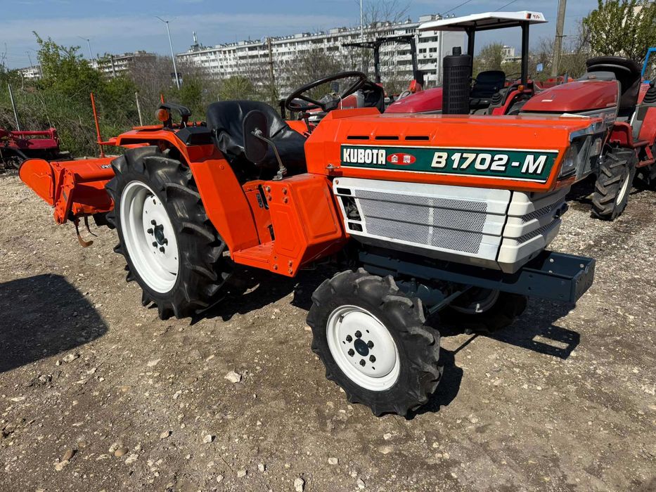 Трактор KUBOTA B1702 4x4