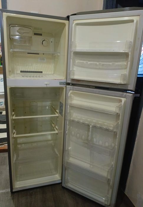 Халадилник сотилади