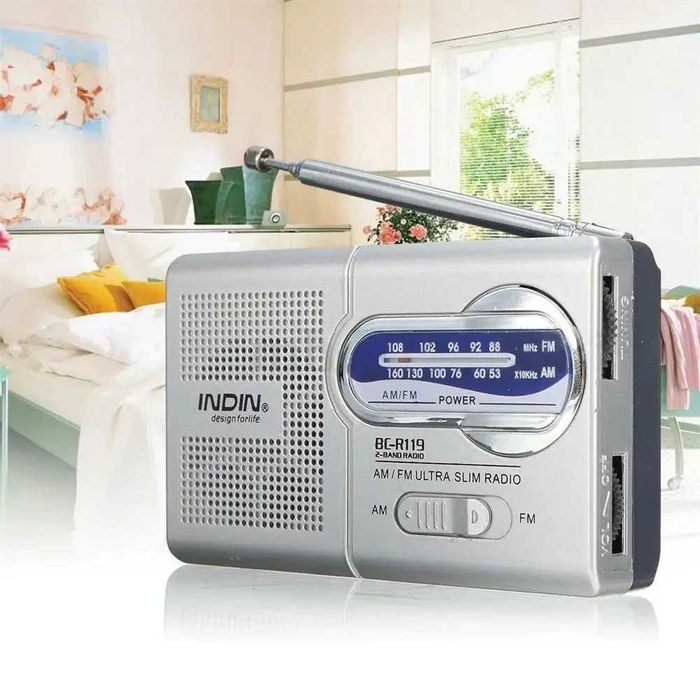 Radio AM FM mini, portabil, stereo, cu 2 baterii AA