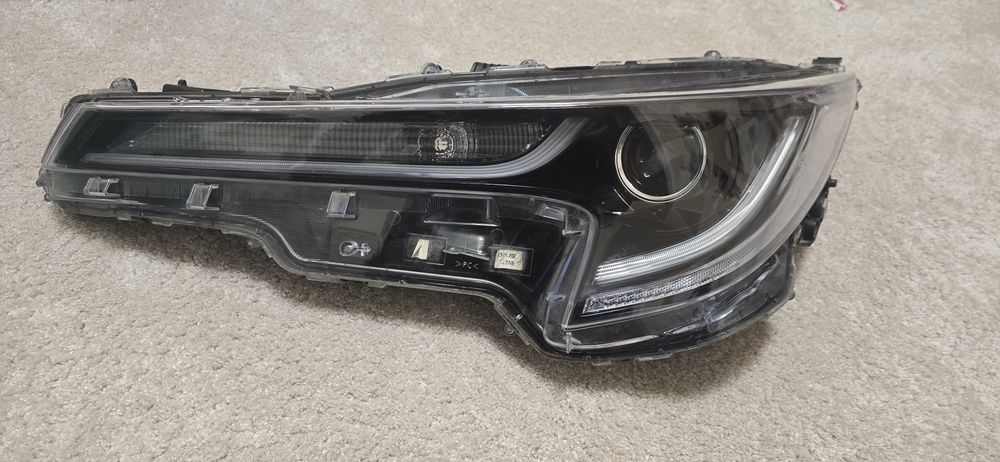 Ляв лед фар за тойота корола