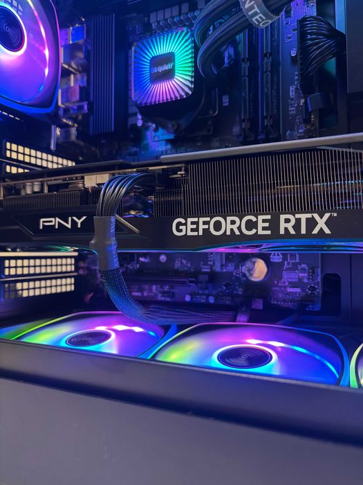 Геймърски компютър AMD Ryzen 7 9800X3D, RTX 5070 Ti 16GB, 64GB ram