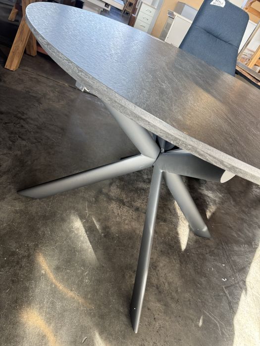 Трапезна разтегателна кръгла маса, внос Германия