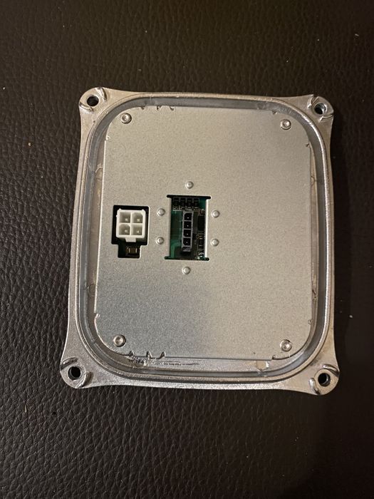 Баласт (запалка) за фабричен ксенон Bmw e90,e92,e70,e63,e83,x3x5 Mini