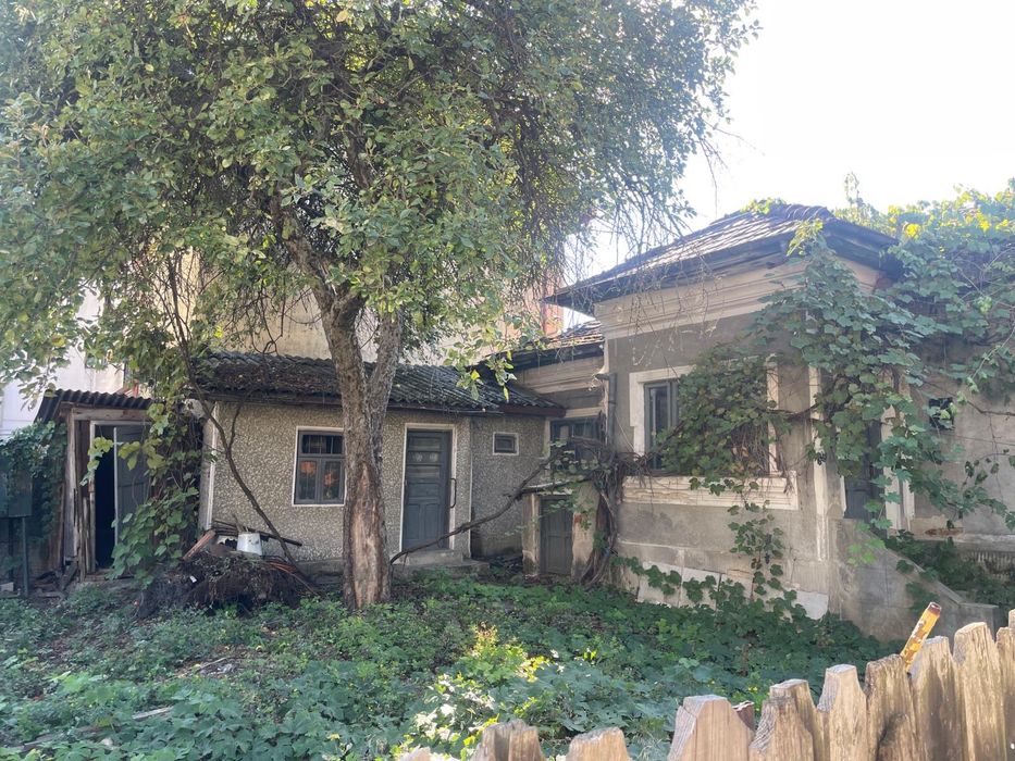 Vand casa,zona centrala.