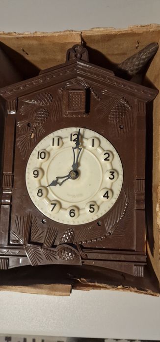 Ceas cu cuc, la cutie, certificat de garantie, instructiuni