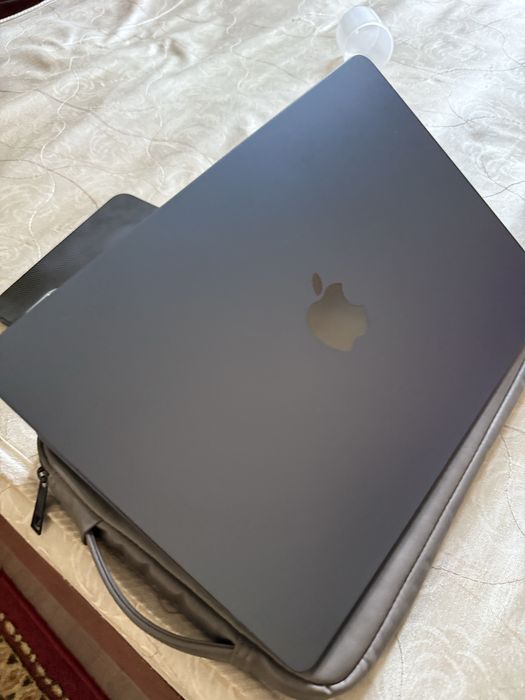 Mac book air m2 srochna sotiladi