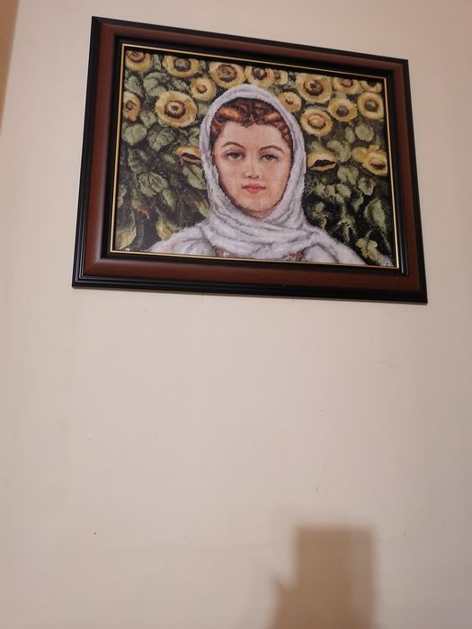 Гоблен "момичето със слънчогледи"