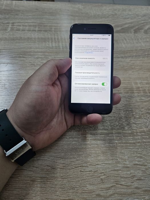 Продам iphone 8  64GB  NFC есть