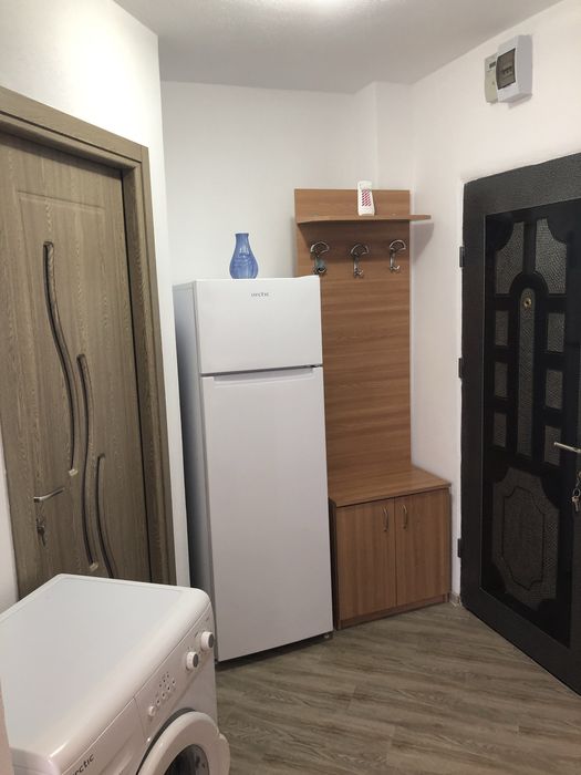 Inchiriez garsoniera et. 2, zona Cetate - Mercur, pret negociabil.