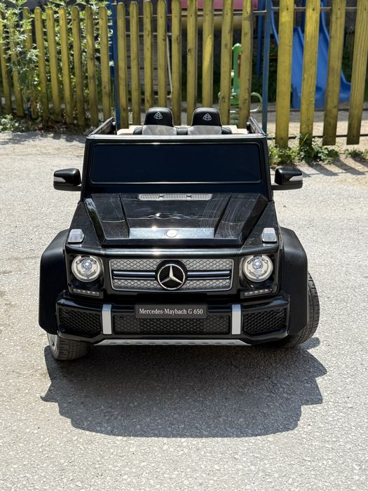 Акумулаторен джип MERCEDES MAYBACH G650 ЧЕРЕН