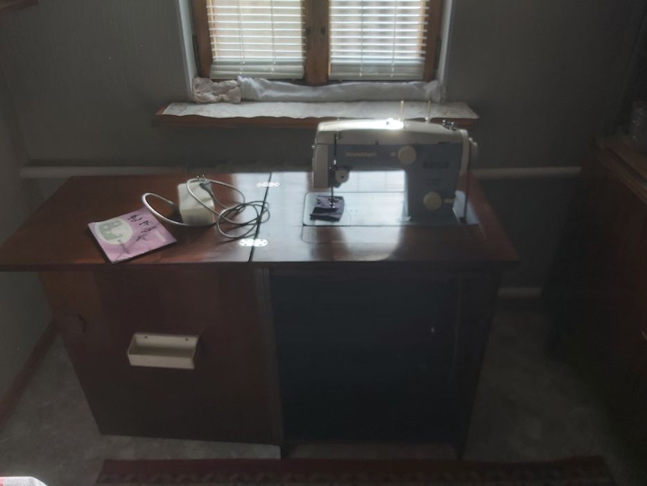Швейная машинка и оверлок