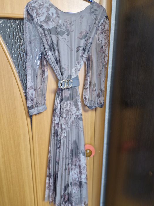 Платье нарядное с ремнем